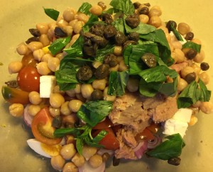 Insalata kamone ceci feta tonno