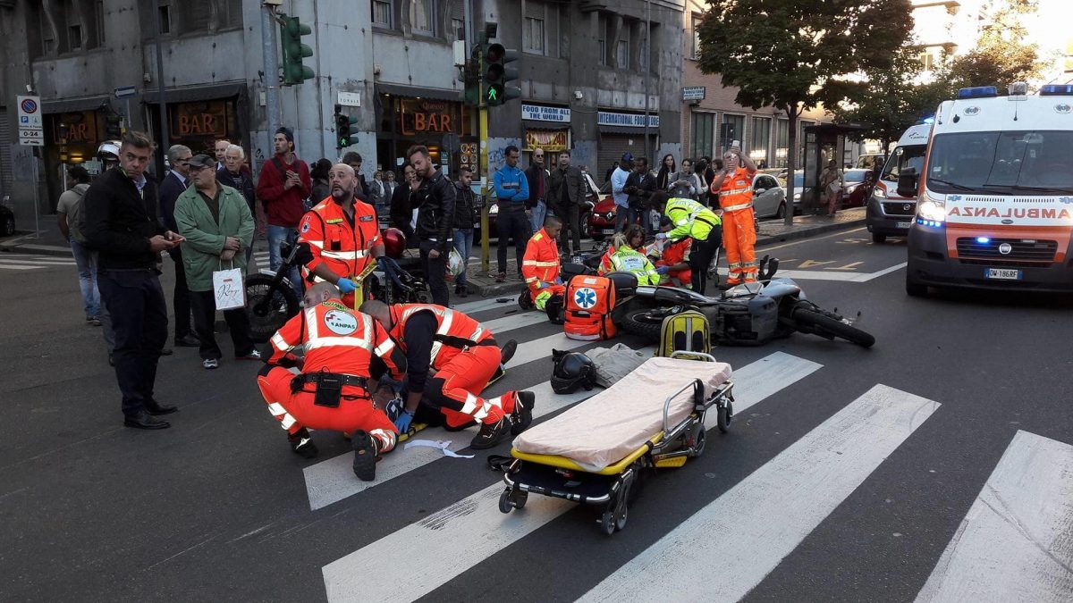Incidente a Milano per velocità eccessiva