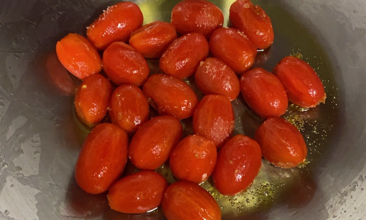 Pasta pomodorini e scarola riccia