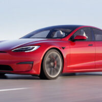 La Tesla Model S da 1.020 cavalli e 130.000 euro non paga il parcheggio a MIlano
